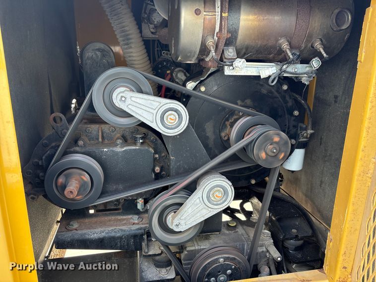 image for item EA7114 2015 Vermeer VX50-500 vacuum excavator