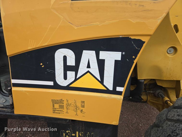 image for item EB1262 2004 Caterpillar TH460B telehandler