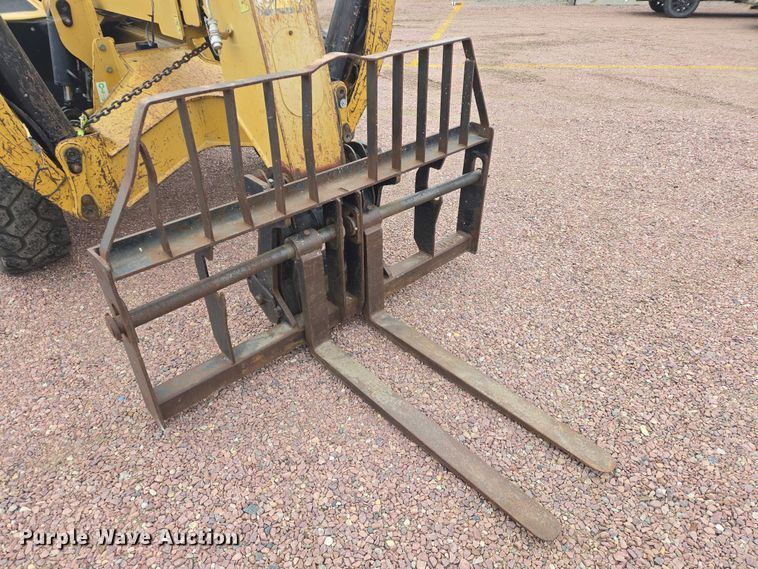 image for item EB1262 2004 Caterpillar TH460B telehandler