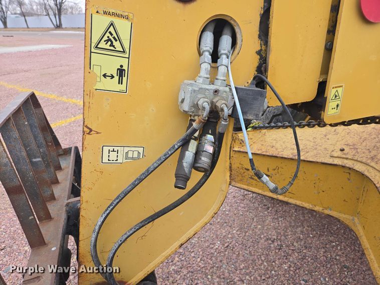 image for item EB1262 2004 Caterpillar TH460B telehandler