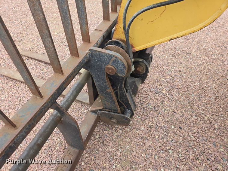 image for item EB1262 2004 Caterpillar TH460B telehandler