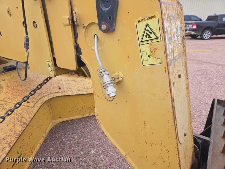 image for item EB1262 2004 Caterpillar TH460B telehandler