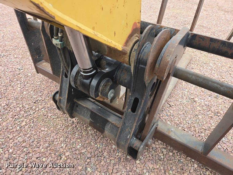 image for item EB1262 2004 Caterpillar TH460B telehandler