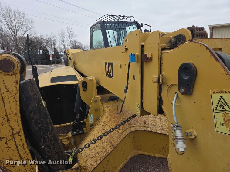 image for item EB1262 2004 Caterpillar TH460B telehandler