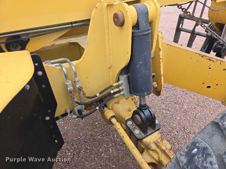 image for item EB1262 2004 Caterpillar TH460B telehandler