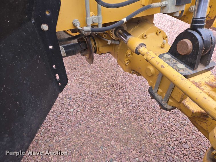 image for item EB1262 2004 Caterpillar TH460B telehandler