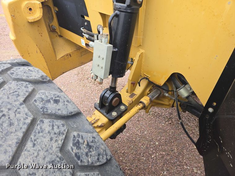 image for item EB1262 2004 Caterpillar TH460B telehandler