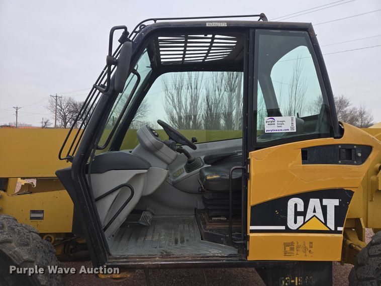 image for item EB1262 2004 Caterpillar TH460B telehandler