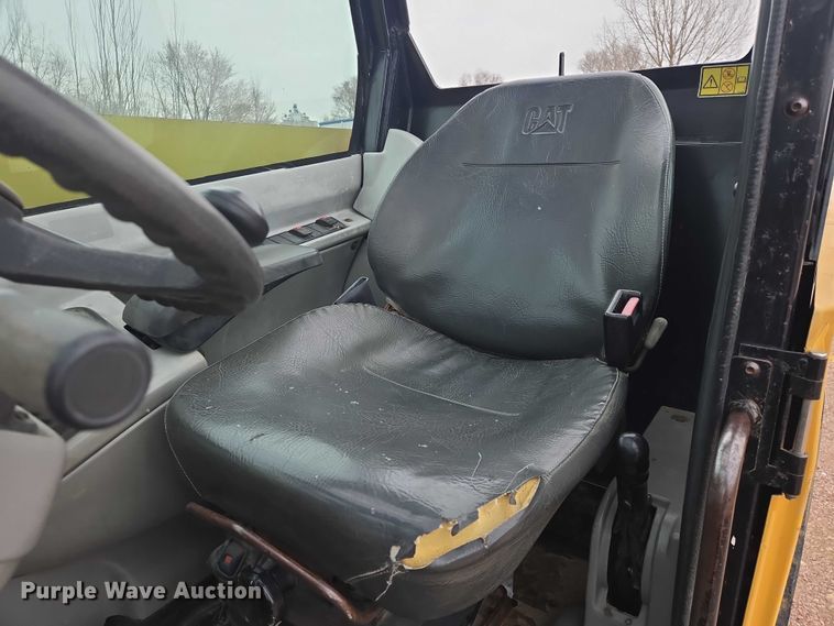 image for item EB1262 2004 Caterpillar TH460B telehandler