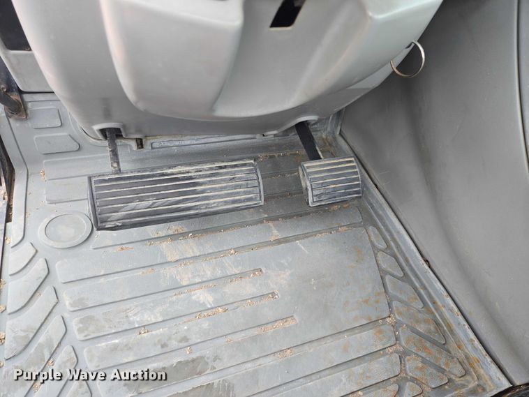 image for item EB1262 2004 Caterpillar TH460B telehandler