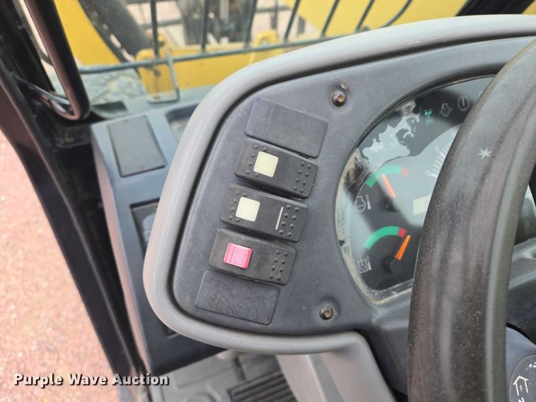 image for item EB1262 2004 Caterpillar TH460B telehandler