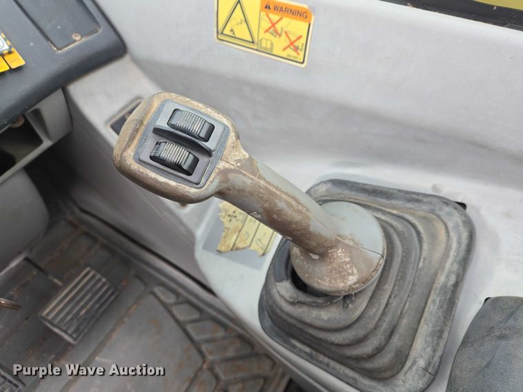 image for item EB1262 2004 Caterpillar TH460B telehandler