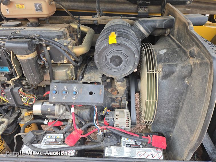 image for item EB1262 2004 Caterpillar TH460B telehandler