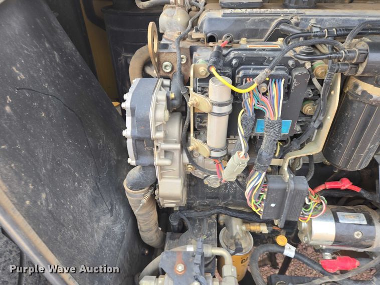 image for item EB1262 2004 Caterpillar TH460B telehandler