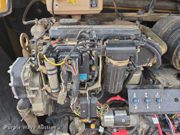 image for item EB1262 2004 Caterpillar TH460B telehandler