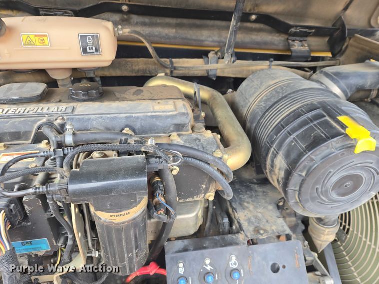 image for item EB1262 2004 Caterpillar TH460B telehandler