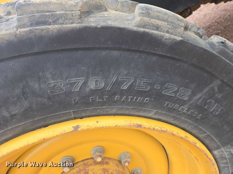 image for item EB1262 2004 Caterpillar TH460B telehandler