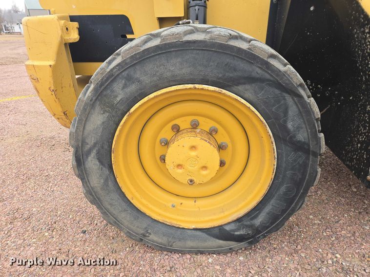 image for item EB1262 2004 Caterpillar TH460B telehandler