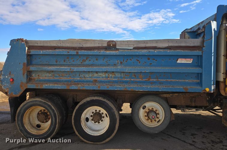 image for item EB1304 1995 Mack CH613 dump truck