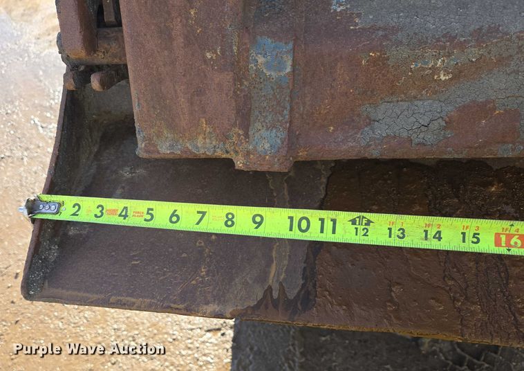 image for item EB1304 1995 Mack CH613 dump truck