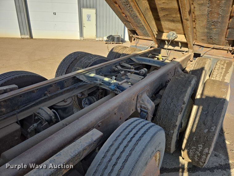 image for item EB1304 1995 Mack CH613 dump truck