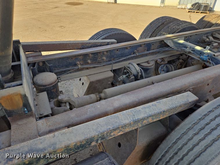 image for item EB1304 1995 Mack CH613 dump truck