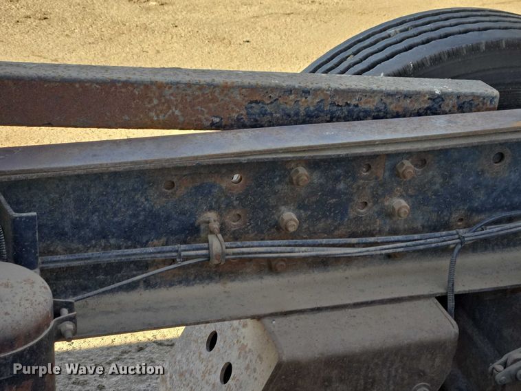 image for item EB1304 1995 Mack CH613 dump truck