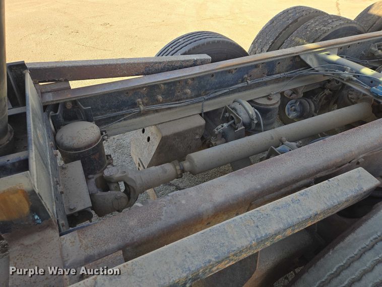 image for item EB1304 1995 Mack CH613 dump truck