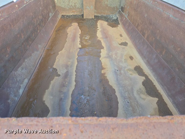 image for item EB1304 1995 Mack CH613 dump truck