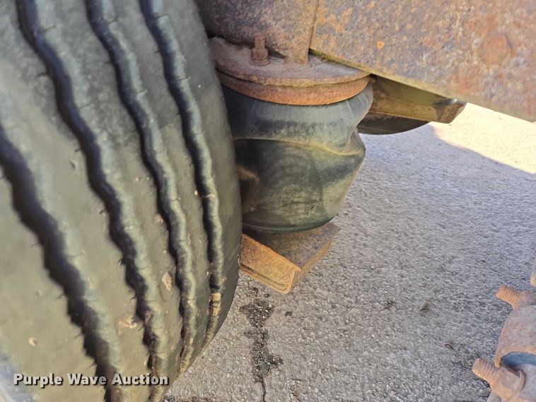 image for item EB1304 1995 Mack CH613 dump truck