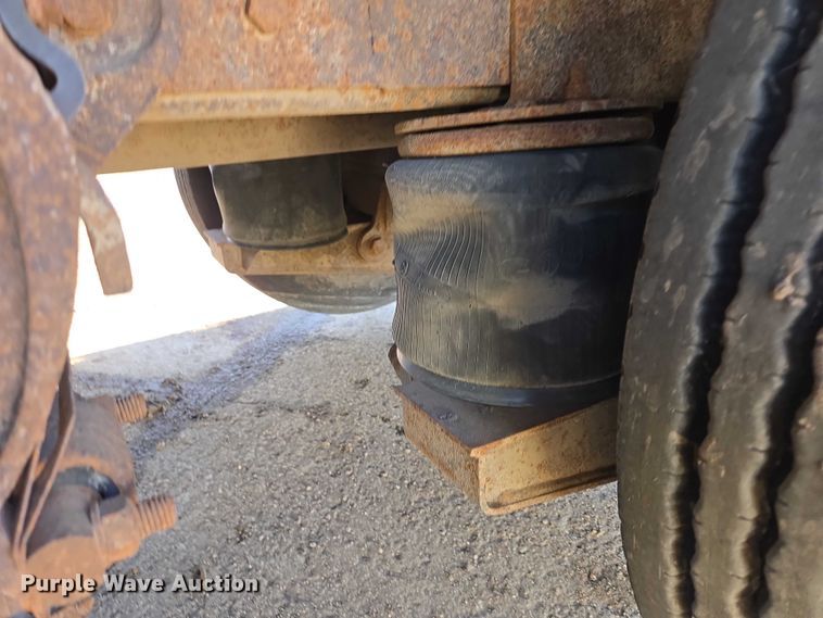 image for item EB1304 1995 Mack CH613 dump truck