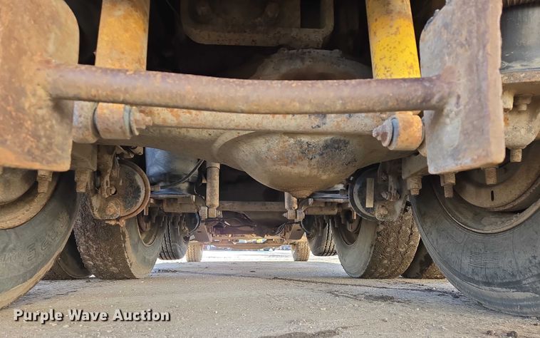 image for item EB1304 1995 Mack CH613 dump truck