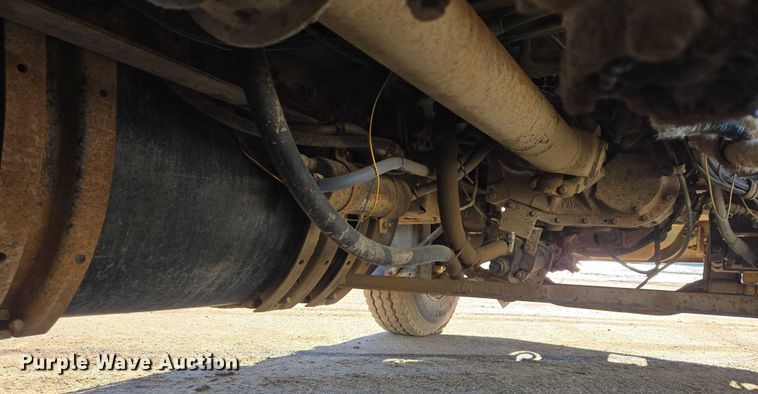 image for item EB1304 1995 Mack CH613 dump truck