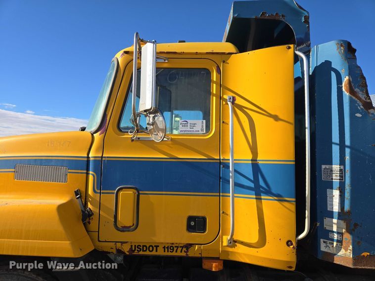 image for item EB1304 1995 Mack CH613 dump truck