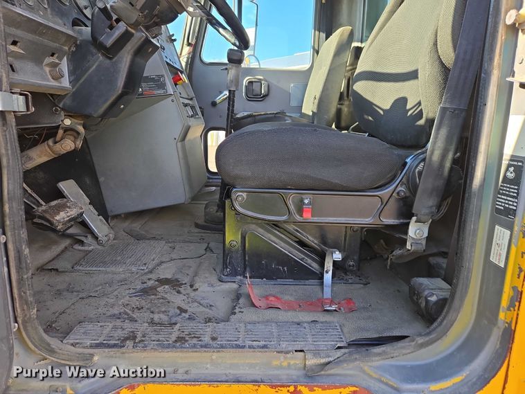 image for item EB1304 1995 Mack CH613 dump truck