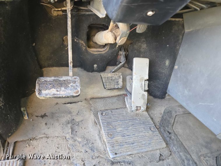 image for item EB1304 1995 Mack CH613 dump truck