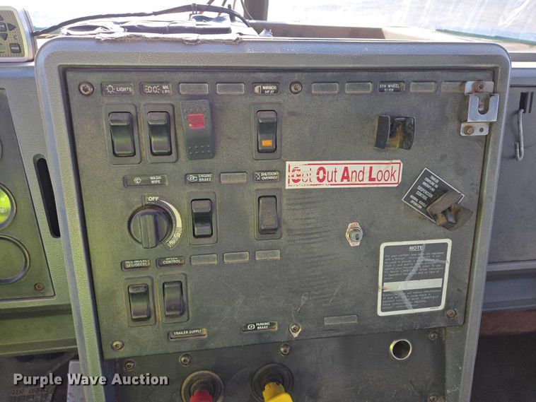 image for item EB1304 1995 Mack CH613 dump truck