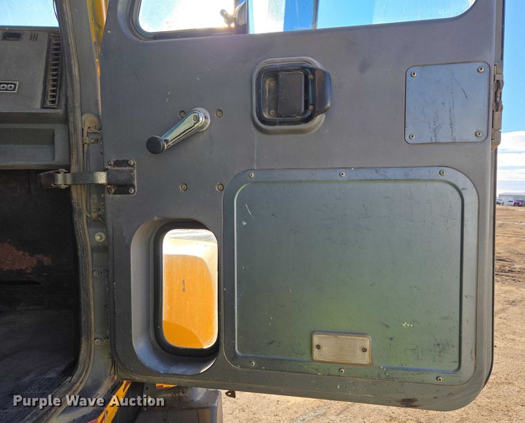 image for item EB1304 1995 Mack CH613 dump truck