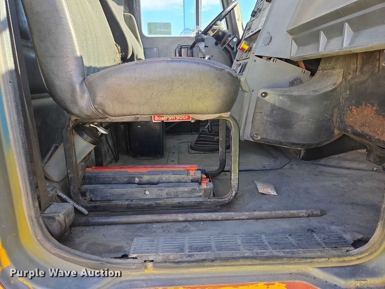 image for item EB1304 1995 Mack CH613 dump truck