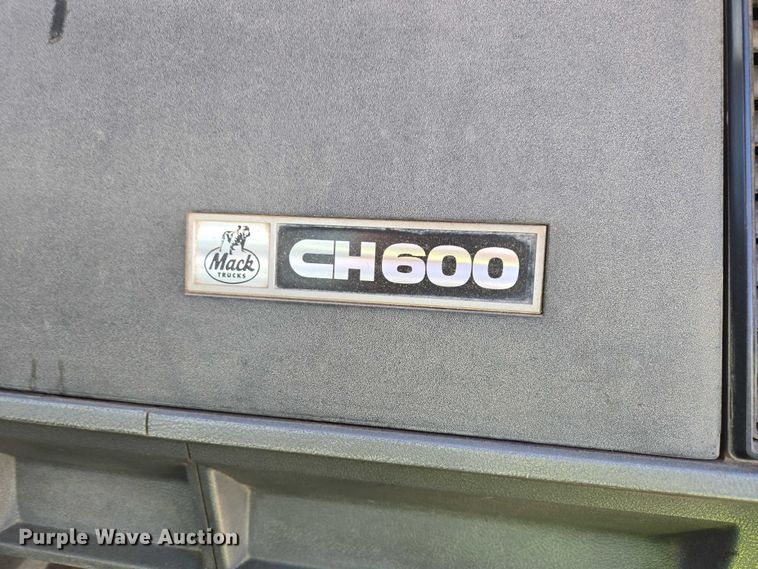 image for item EB1304 1995 Mack CH613 dump truck