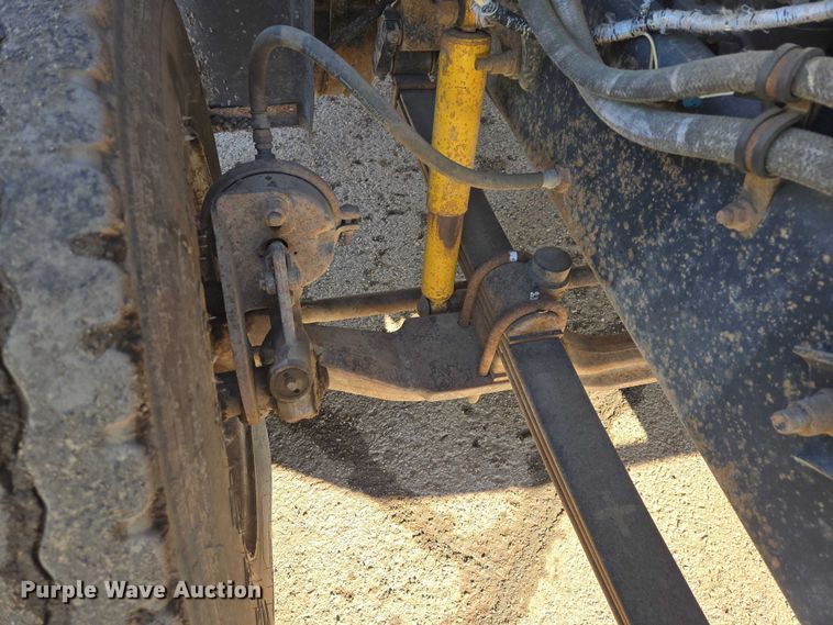 image for item EB1304 1995 Mack CH613 dump truck