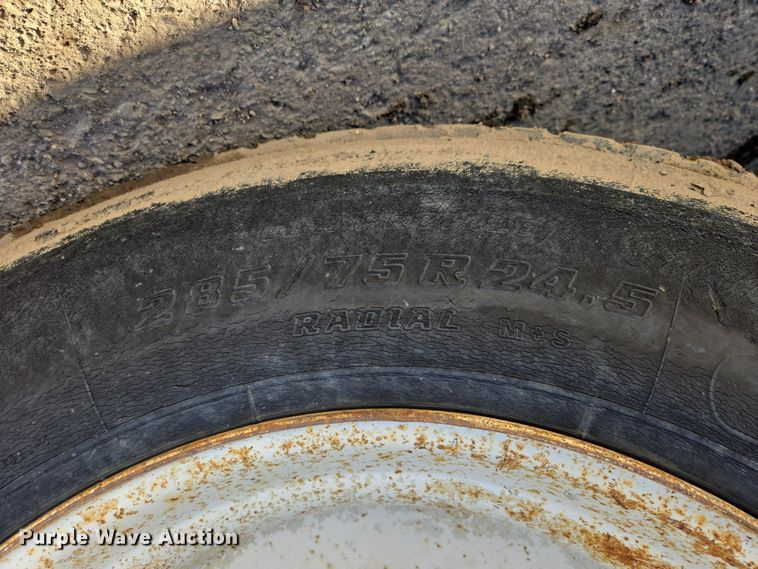 image for item EB1304 1995 Mack CH613 dump truck