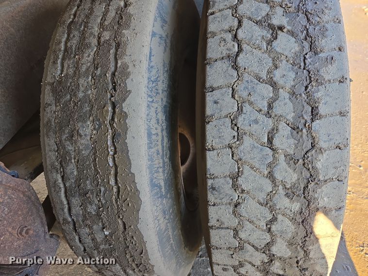 image for item EB1304 1995 Mack CH613 dump truck