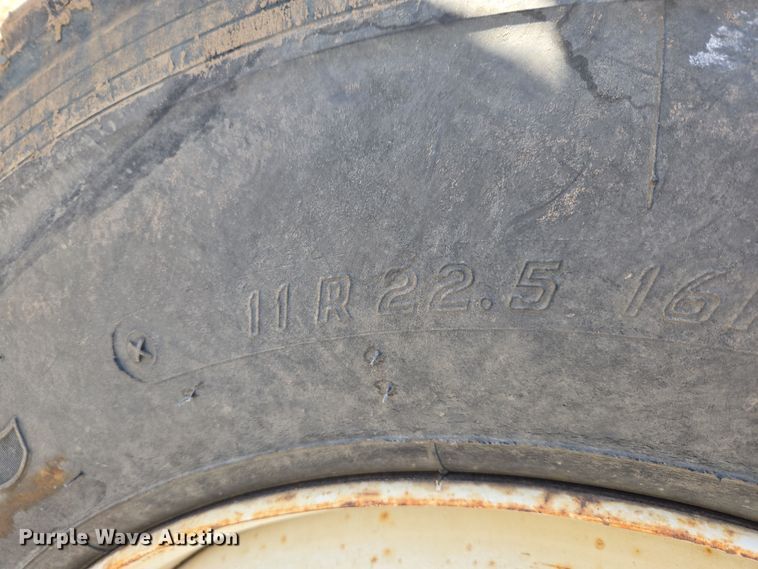 image for item EB1304 1995 Mack CH613 dump truck