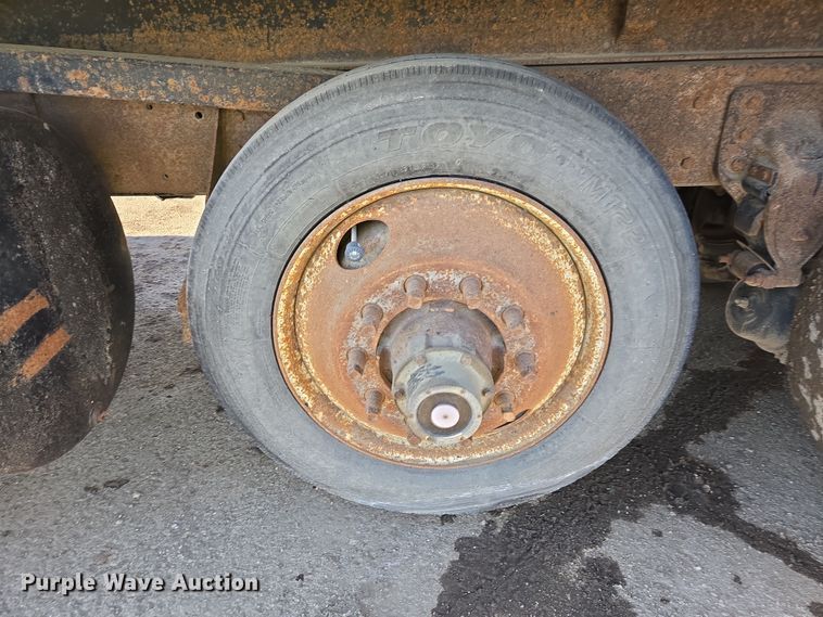 image for item EB1304 1995 Mack CH613 dump truck