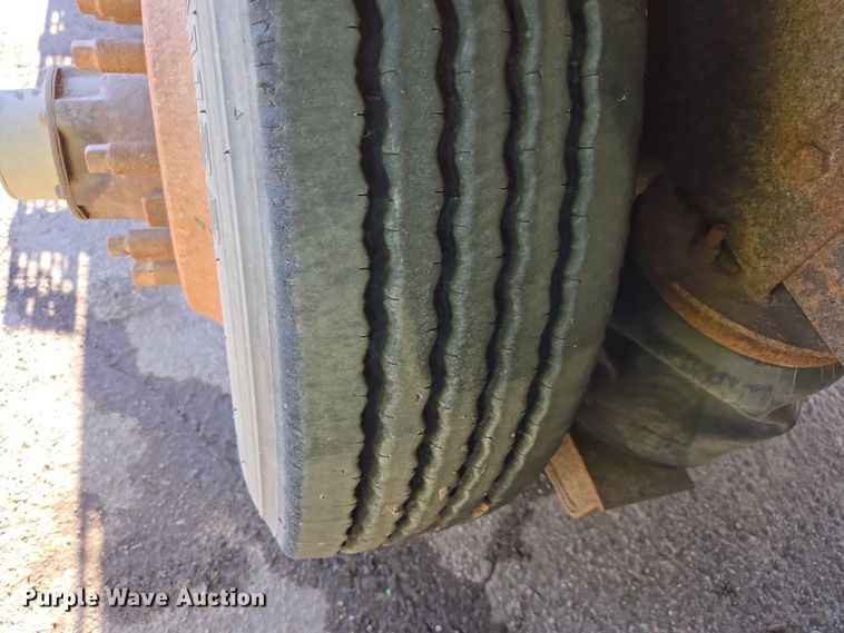 image for item EB1304 1995 Mack CH613 dump truck