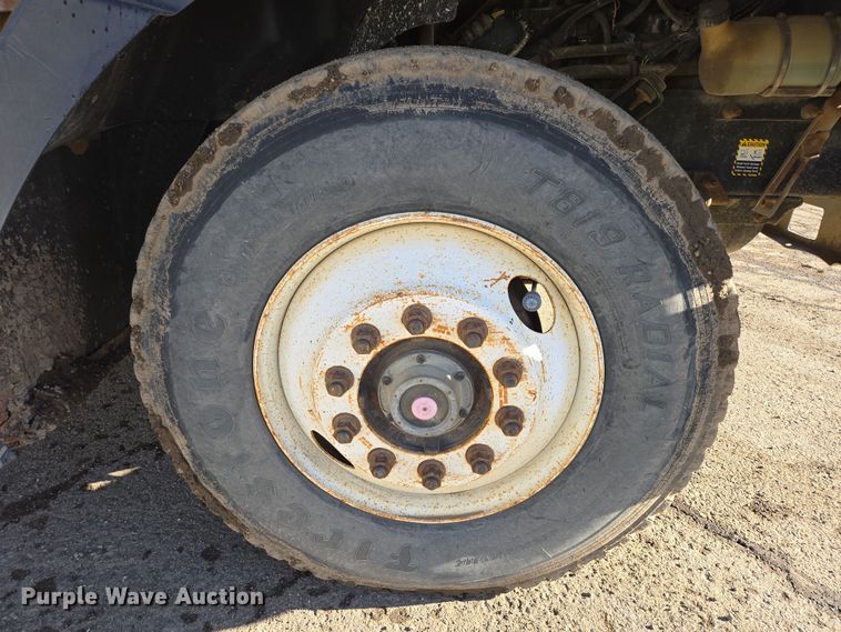 image for item EB1304 1995 Mack CH613 dump truck