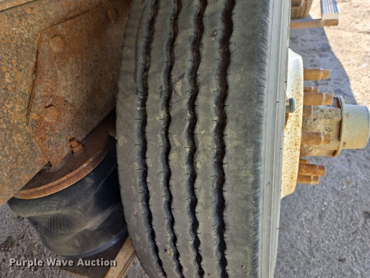 image for item EB1304 1995 Mack CH613 dump truck