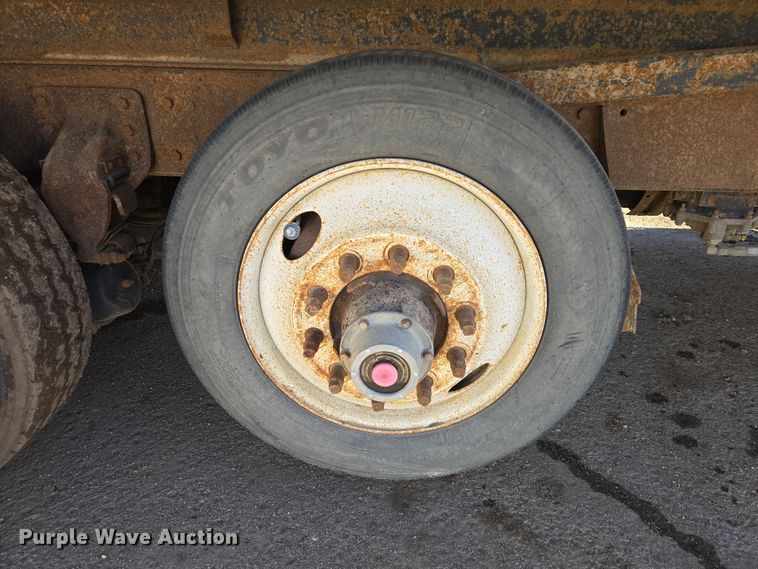 image for item EB1304 1995 Mack CH613 dump truck