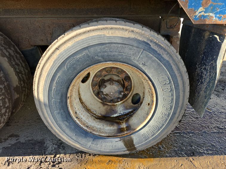 image for item EB1304 1995 Mack CH613 dump truck